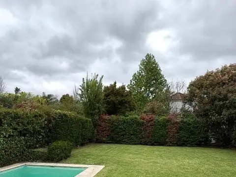 Casa 5 ambientes con 3 baños