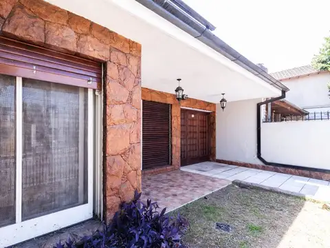 Casa 4 ambientes con 1 baño