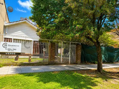 VENTA LOTE 930M2 CON CASA  4 AMBIENTES– IDEAL COMPLEJO, GALPÓN O INVERSIÓN