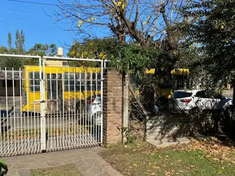 VENTA LOTE 930M2 CON CASA  4 AMBIENTES– IDEAL COMPLEJO, GALPÓN O INVERSIÓN