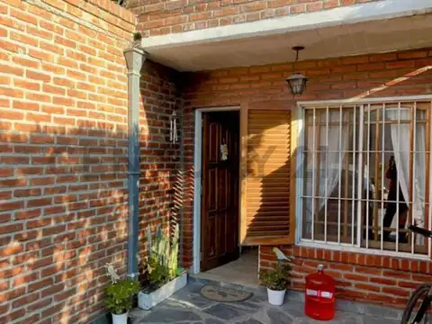 Venta/Permuta Casa 3 ambientes - Martin Coronado
