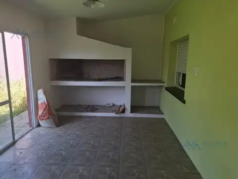 Casa 3 ambientes con 1 baño