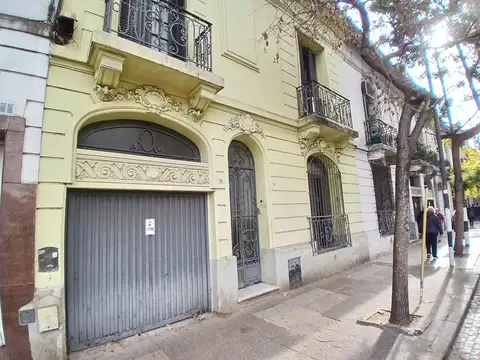 EXCELENTE CASA CON GARAGE-TERRAZA-DOBLE INGRESO
