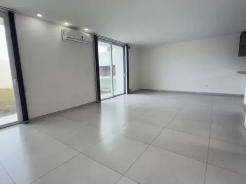 Depto Tipo Casa 4 ambientes con 2 baños
