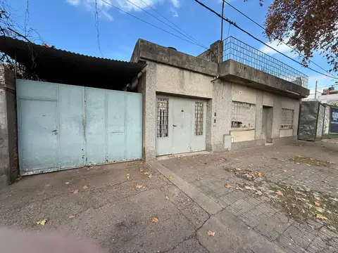 Casa 6 ambientes con 2 baños