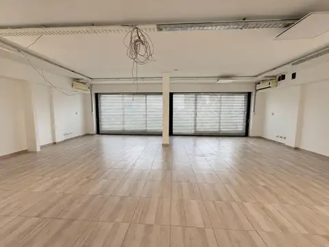 Venta o Alquiler oficina super luminosa edificio corporativo cochera fija