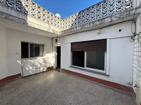 Depto Tipo Casa en Alquiler de 3 ambientes