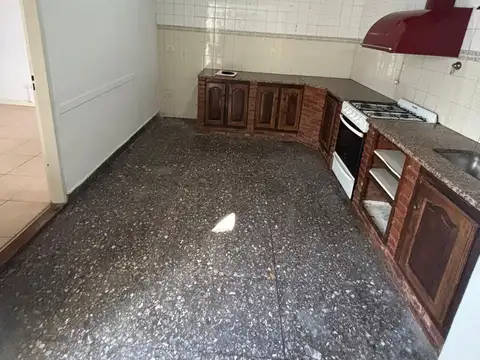 Depto Tipo Casa en Alquiler 50 años