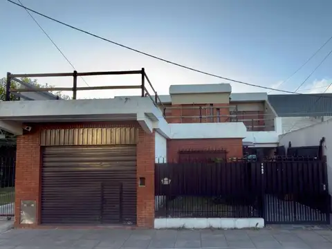 Venta depósito, local y oficinas en Ituzaingó