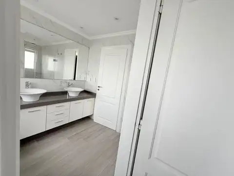Casa en Alquiler en Ayres Plaza, USD 3.500