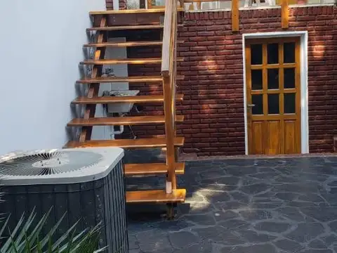 Depto Tipo Casa en Venta de 4 dormitorios