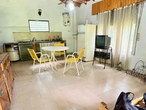Casa 2 ambientes con 1 baño