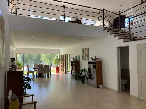 Casa en Alquiler de 4 dormitorios