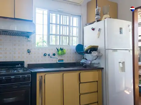 VENTA CASA MULTIFAMILIAR  CON COCHERA CRUCECITA