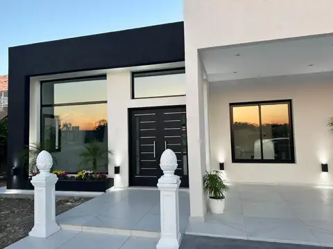 Casa en Venta en Countries y Barrios Cerrados en Esteban Echeverria, USD 200.000