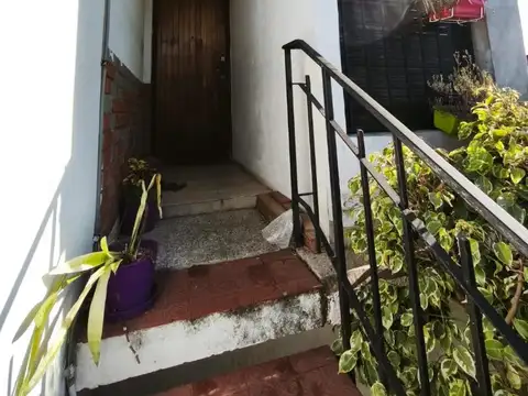 SE VENDE PH TRES AMBIENTES CHILAVERT APTO CREDITO