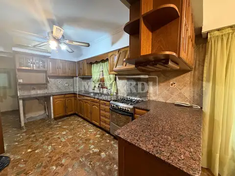 CASA 5 AMBIENTES EN VENTA - VILLA BOSCH