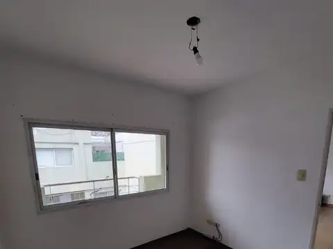 Hermoso departamento en DEVOTO de 2 ambientes ubicado a 7 cuadras de la plaza Arenales