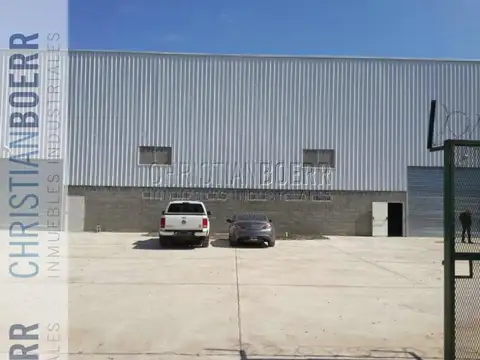 1.000 m² cub. a unos 300 mts de Au. Panmericana Ramal Pilar