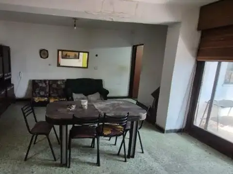 VENTA DE CASA 3 ANBIENTES A REFACCIONAR EN FLORESTA- OPORTUNIDAD DE INVERSION