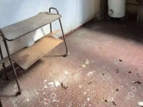 VENTA DE CASA 3 ANBIENTES A REFACCIONAR EN FLORESTA- OPORTUNIDAD DE INVERSION