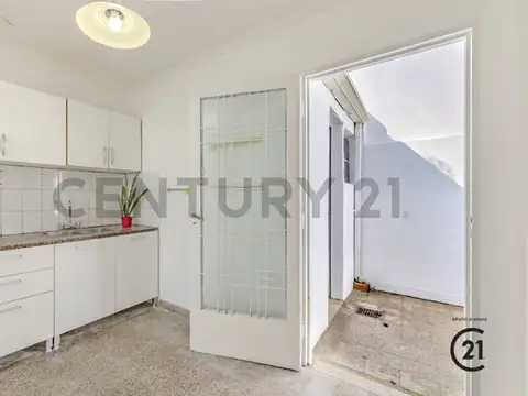 37 e/ 1 y 2 300, Piso 0