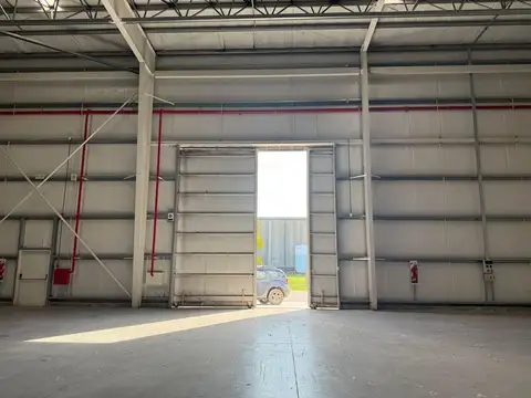 galpon deposito 4.300m2 en  LA PLATA, NAVE INDUSTRIAL TRIPLE A ALQUILA O VENDE