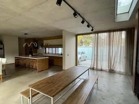 Casa en Alquiler Temporal al Este