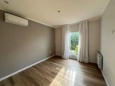 Casa en Alquiler de 4 dormitorios