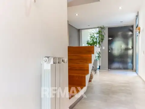 Depto Tipo Casa 5 ambientes con 2 baños