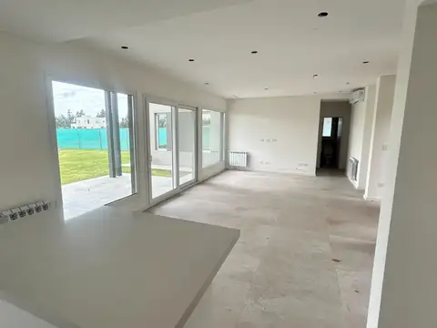 CASA EN HARAS DEL SUR 3 A ESTRENAR