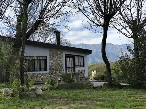 CHALET AL PIE DE LAS SIERRAS, CAMINO AL DIQUE LA VIÑA