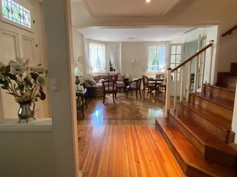 Casa en Venta con 1 cochera