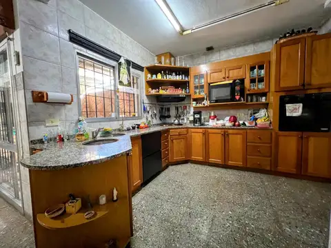 Casa en Venta con 4 cocheras