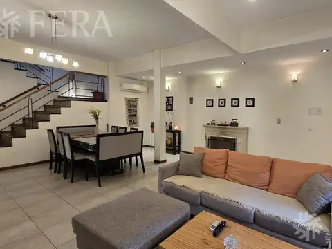 Venta casa 4 ambientes con cochera y parque en Barracas