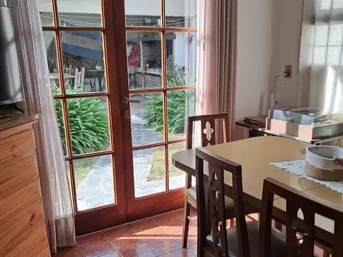 CASA TRES AMBIENTES SOBRE AMPLIO LOTE