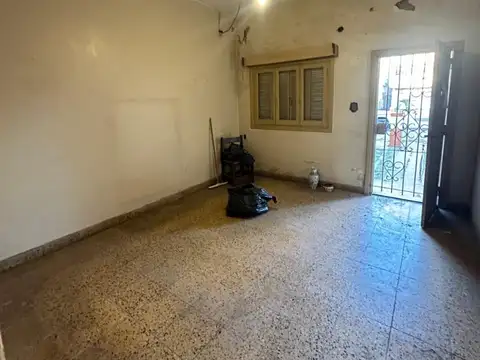 VENTA - CASA 4 AMBIENTES A REFACCIONAR - CON FINANCIACION