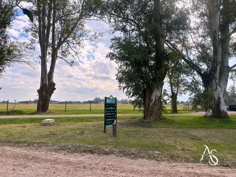 Casa en Venta con 4 cocheras