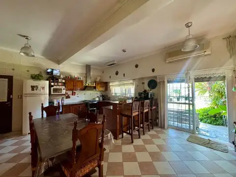 Casa 4 ambientes con 3 baños