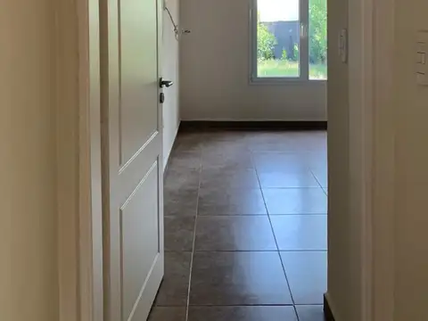 Casa 6 ambientes con 2 baños