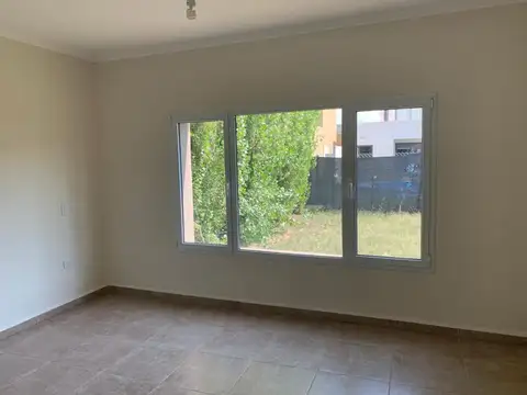 SE VENDE CASA 3 DORMITOR B LAS ROSAS VILLA NUEVA