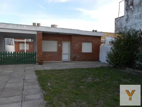 Casa en venta - 4 Dormitorios 3 Baños 3 Cocheras - 350Mts2 - Las Toninas