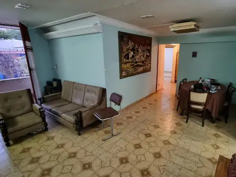 25 De Mayo 700