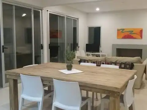 Casa Chalet  en Alq. Temporario en Costa Esmeralda, Costa Atlántica, Buenos Aires