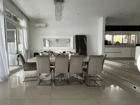 Casa 4 ambientes con 3 baños