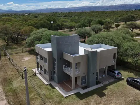 Casa 4 ambientes con 3 baños