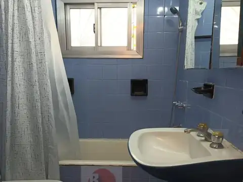 HERMOSO DEPTO DE 3 AMB. AL FRENTE CON ENORME BALCON CORRIDO