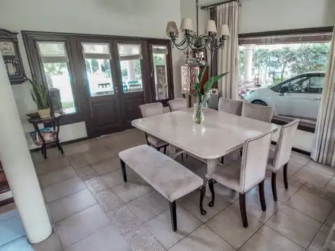 Casa 6 ambientes con 3 baños