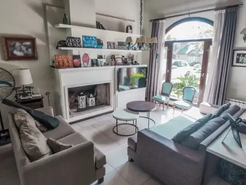 VENTA CASA 6 AMBIENTES - CLUB DE CAMPO PUEYRREDON