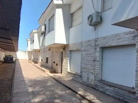 Casa en Alquiler en Alto Alberdi, $ 950.000